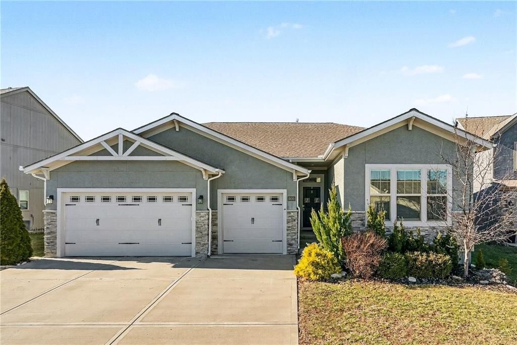 Property Photo:  8100 N Tullis Avenue  MO 64158 