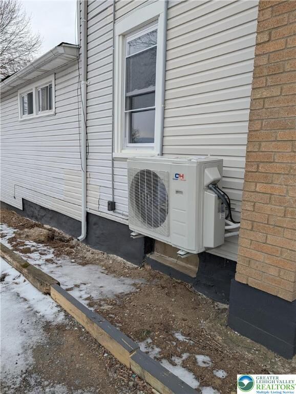 Property Photo: 7487 Camp Meeting Road PA 18066