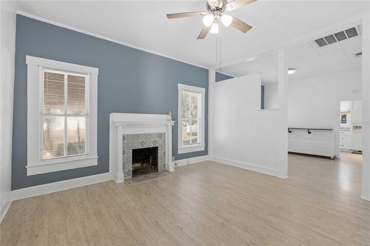 Property Photo:  404 W Tever Street  FL 33563 