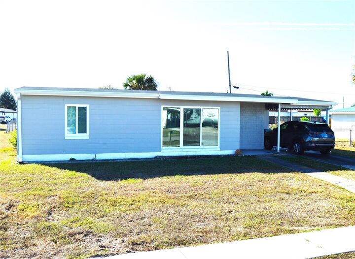 Property Photo:  21243 Glendale Avenue  FL 33952 
