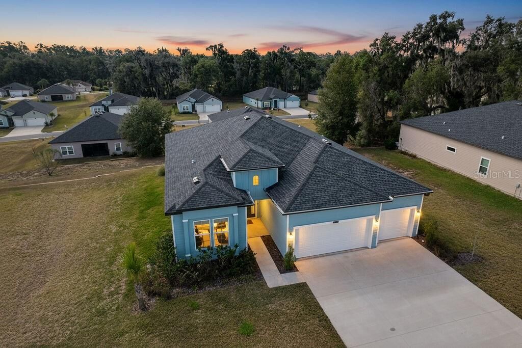 Property Photo:  19444 SW 78th Place  FL 34432 