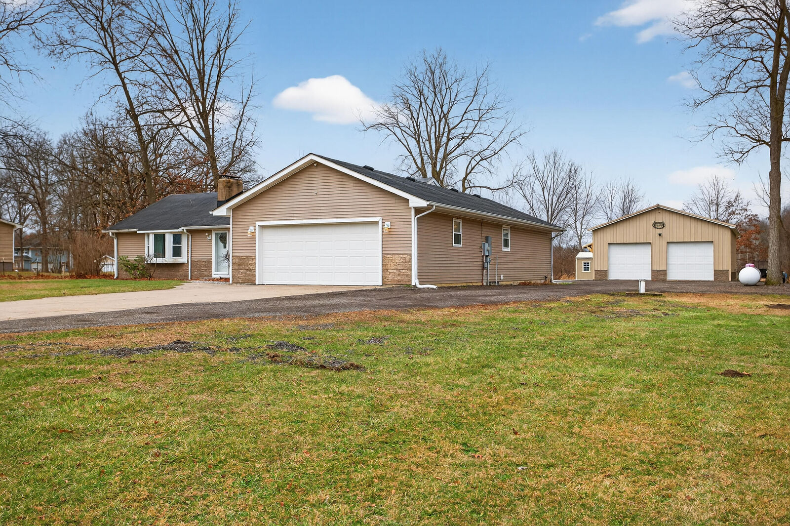 Property Photo:  5900 Benton Road  MI 49201 