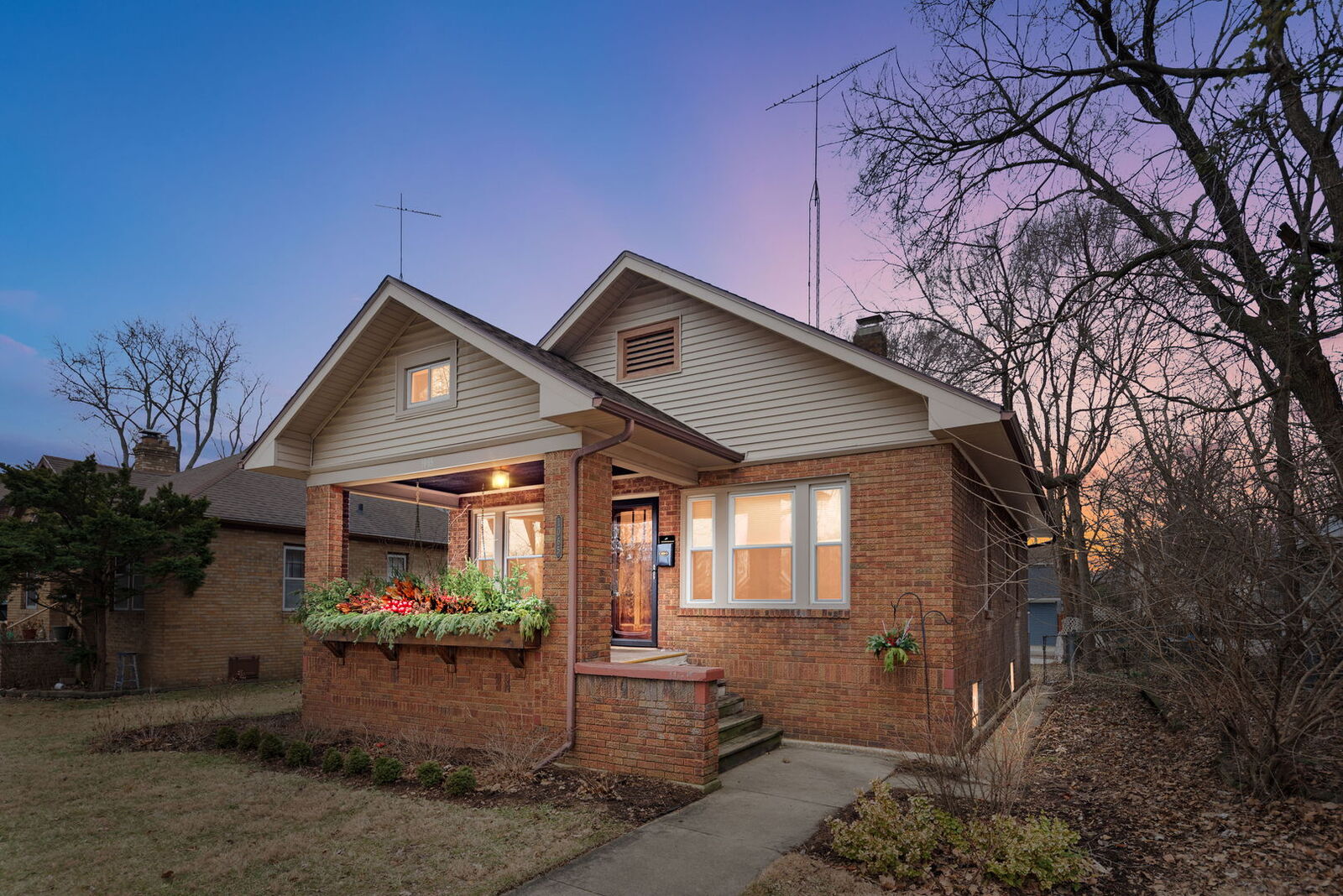 Property Photo:  1065 S Poplar Avenue  IL 60901 