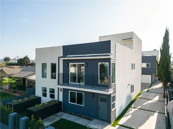 Property Photo:  2935 West Boulevard  CA 90016 