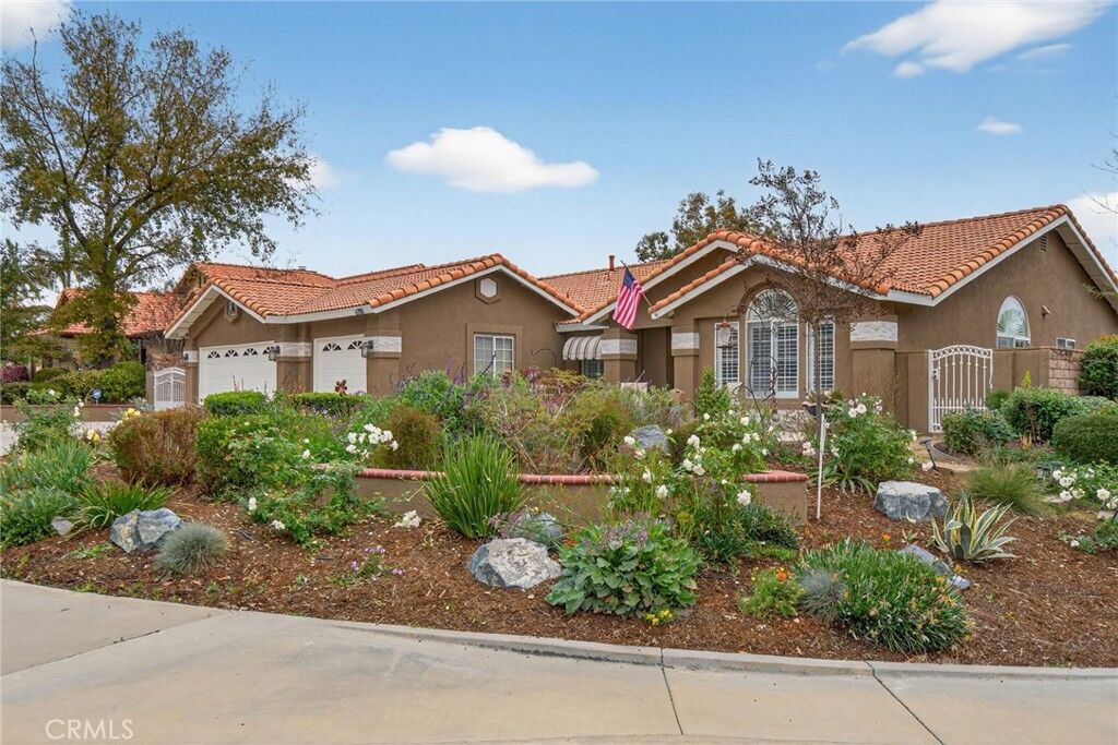Property Photo:  6790 Mission Grove N  CA 92506 