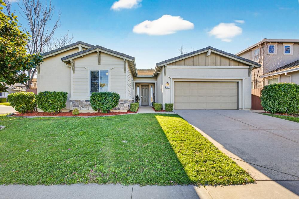 Property Photo: 721 Bluestone Circle CA 95630