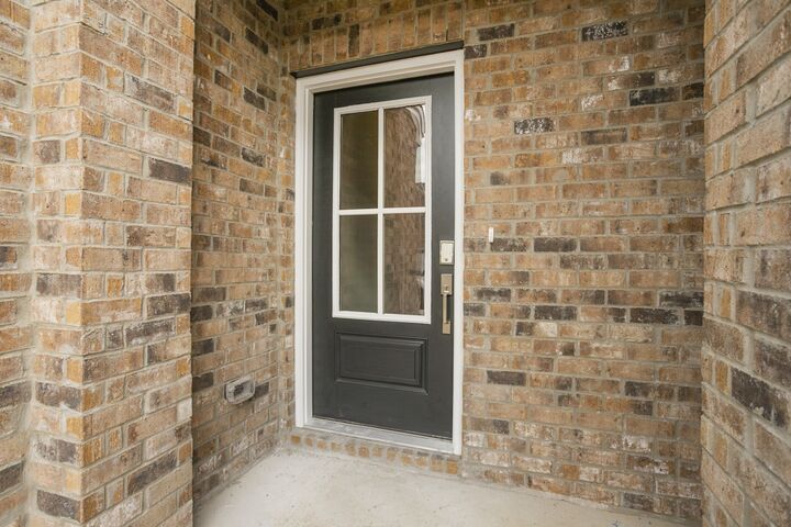 Property Photo: 528 Medwyk Dr TN 37090