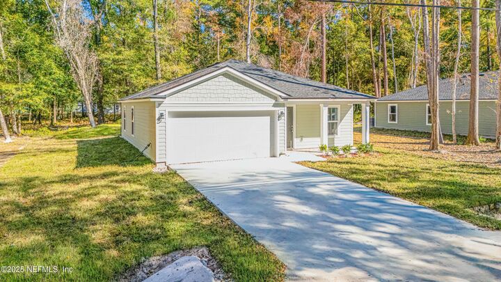 Property Photo:  7849 Pipit Avenue  FL 32219 