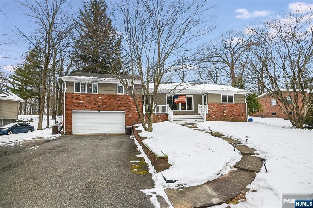 Property Photo:  45 Indian Road  NJ 07470 