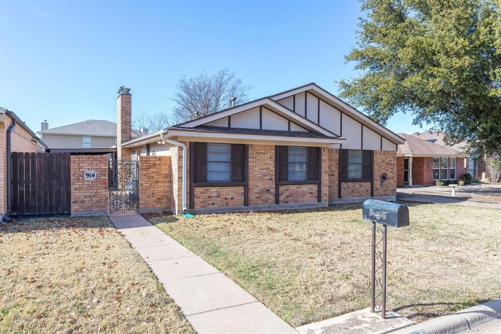 Property Photo:  914 Ruswood Circle  TX 79601 