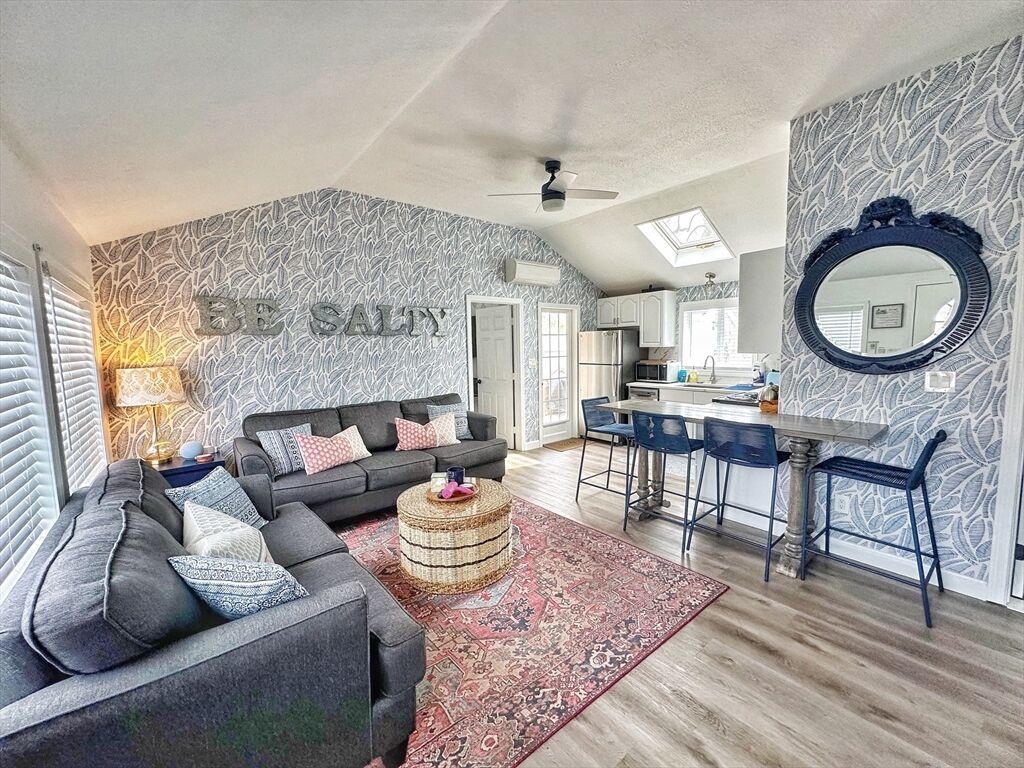 Property Photo:  186 Seaview Ave 3  MA 02664 