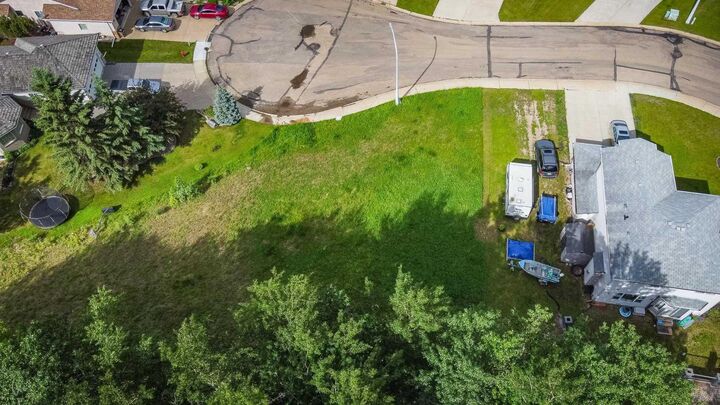 Property Photo:  4205 Hees Court  AB T9S 1J3 