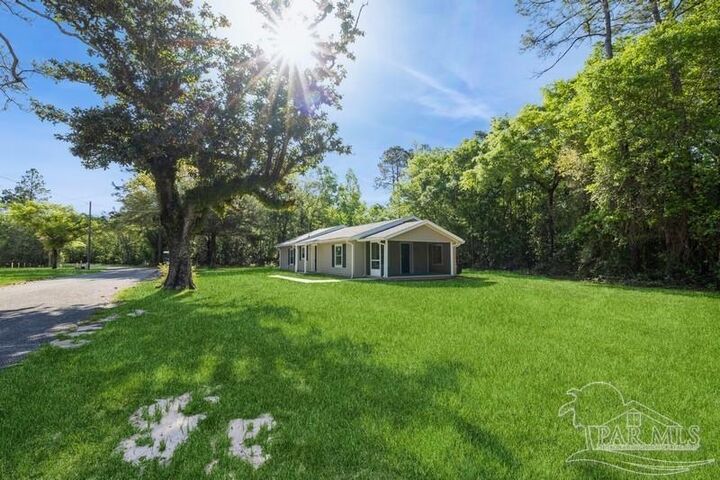 Property Photo:  4818 Parch Rd  FL 32570 
