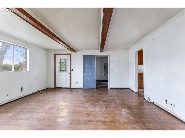 Property Photo:  805 SE 197th Ave  OR 97233 