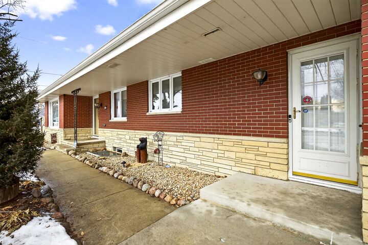 Property Photo: 802 E Florida Avenue WI 54911-1562