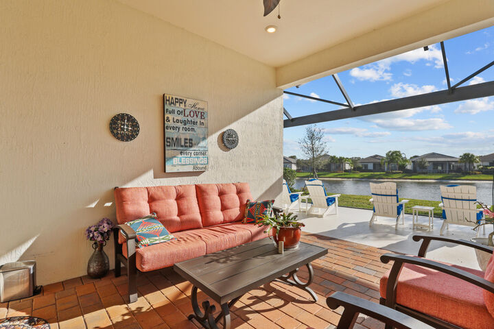 Property Photo: 786 SE Courances Drive FL 34984