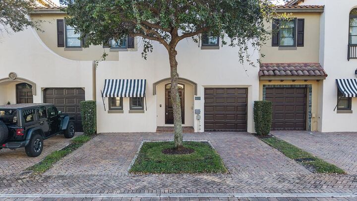 Property Photo:  615 Via Villagio  FL 33462 