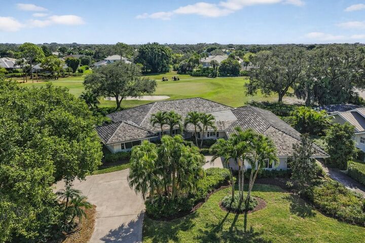Property Photo: 5610 SE Winged Foot Drive FL 34997