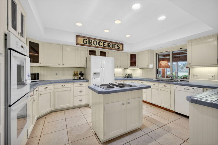 Property Photo:  5610 SE Winged Foot Drive  FL 34997 