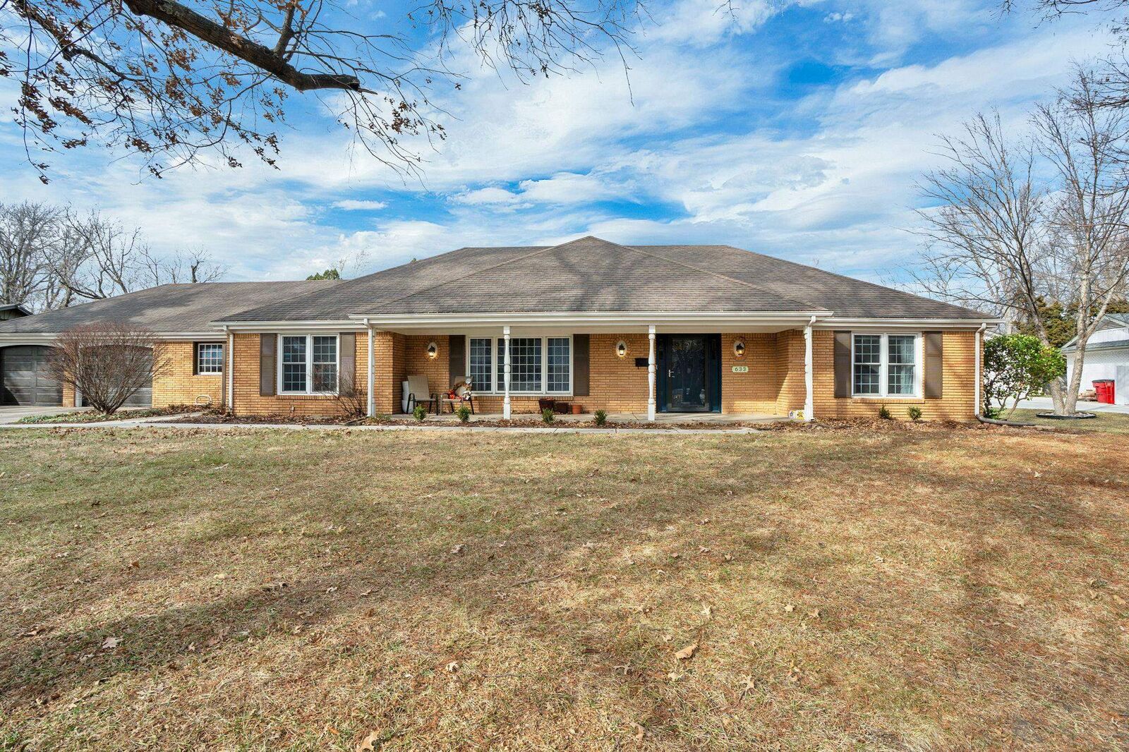 Property Photo:  633 N Rutland St  KS 67206 