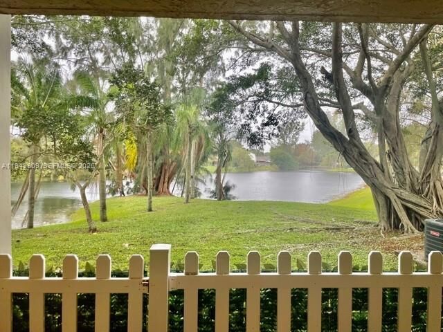 Property Photo:  400 Palm Cir W 104  FL 33025 