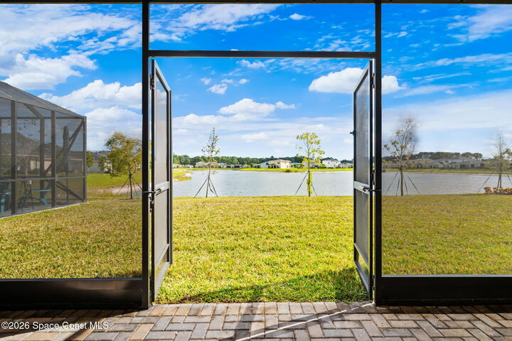 Property Photo:  715 Veridian Circle NW  FL 32907 