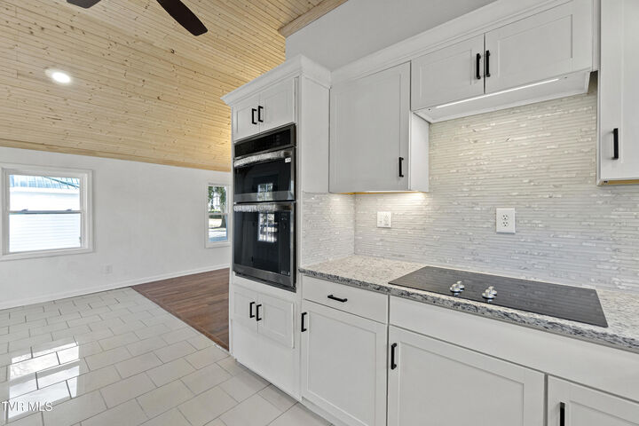 Property Photo:  152 Hemlock Street  TN 37645 