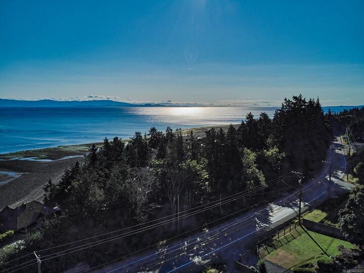 Property Photo: 6632 Island Hwy W BC V0R 1G0