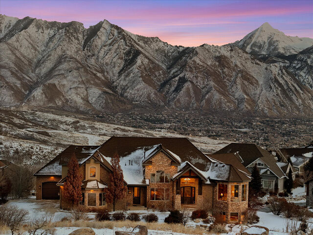 Property Photo: 15579 S Mercer Ct UT 84020