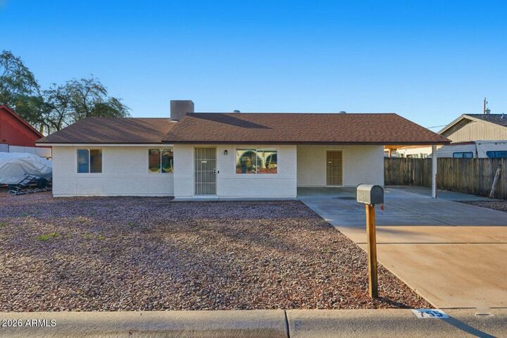 Property Photo:  755 E Mesquite Avenue  AZ 85119 