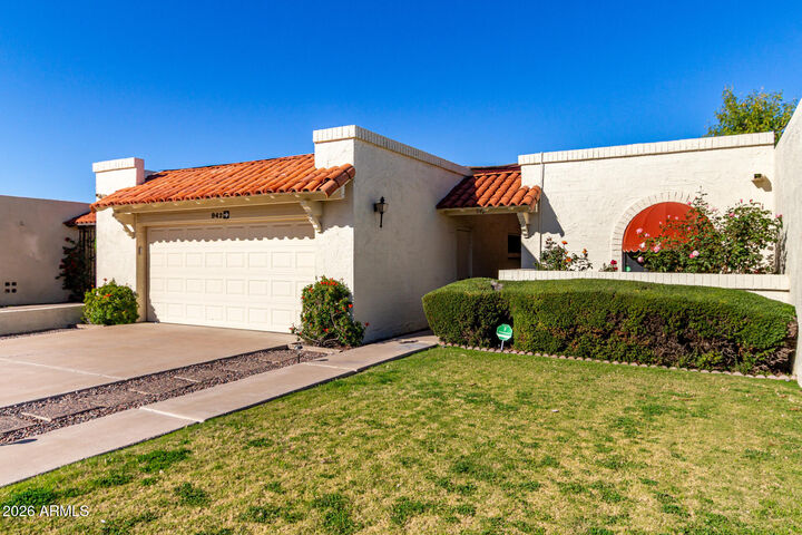 Property Photo:  942 E Laguna Drive  AZ 85282 