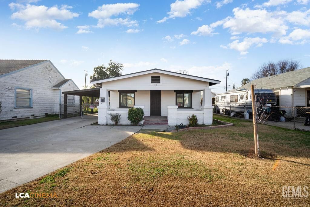 Property Photo: 517 Decatur Street CA 93308
