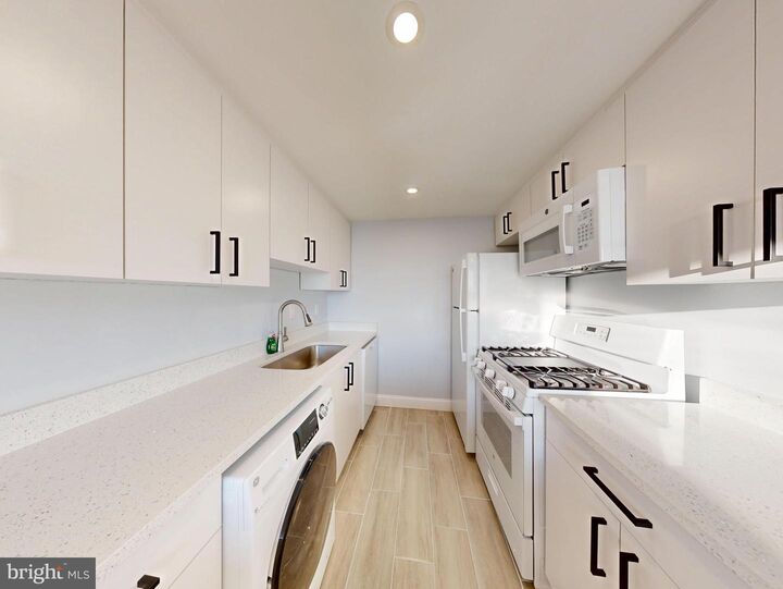 Property Photo: 4600 Duke Street 1524 VA 22304