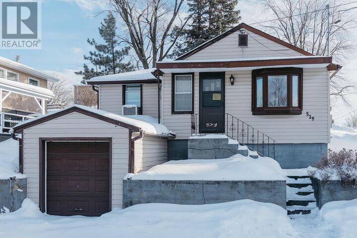 Property Photo:  529 Fourth Ave S  ON P9N 1Z4 