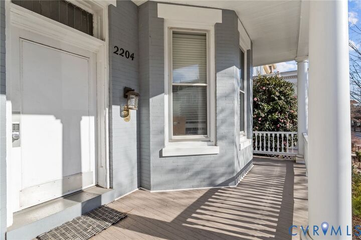 Property Photo:  2204 W Grace Street  VA 23220 