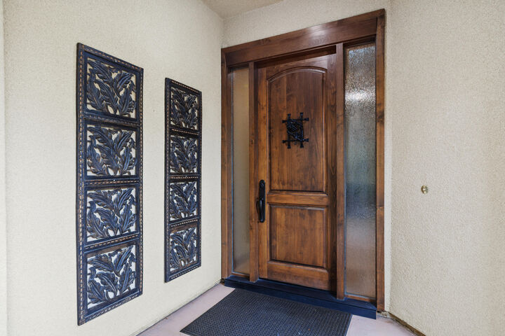 Property Photo:  207 Kavenish Drive  CA 92270 