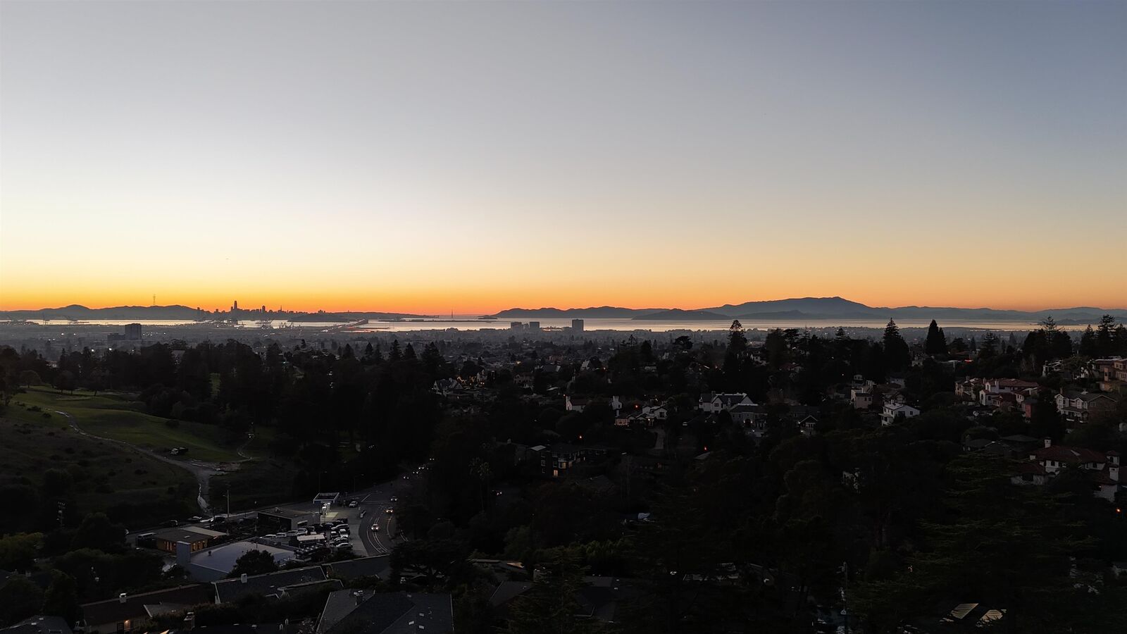 Property Photo:  82 Wilding Ln  CA 94611 