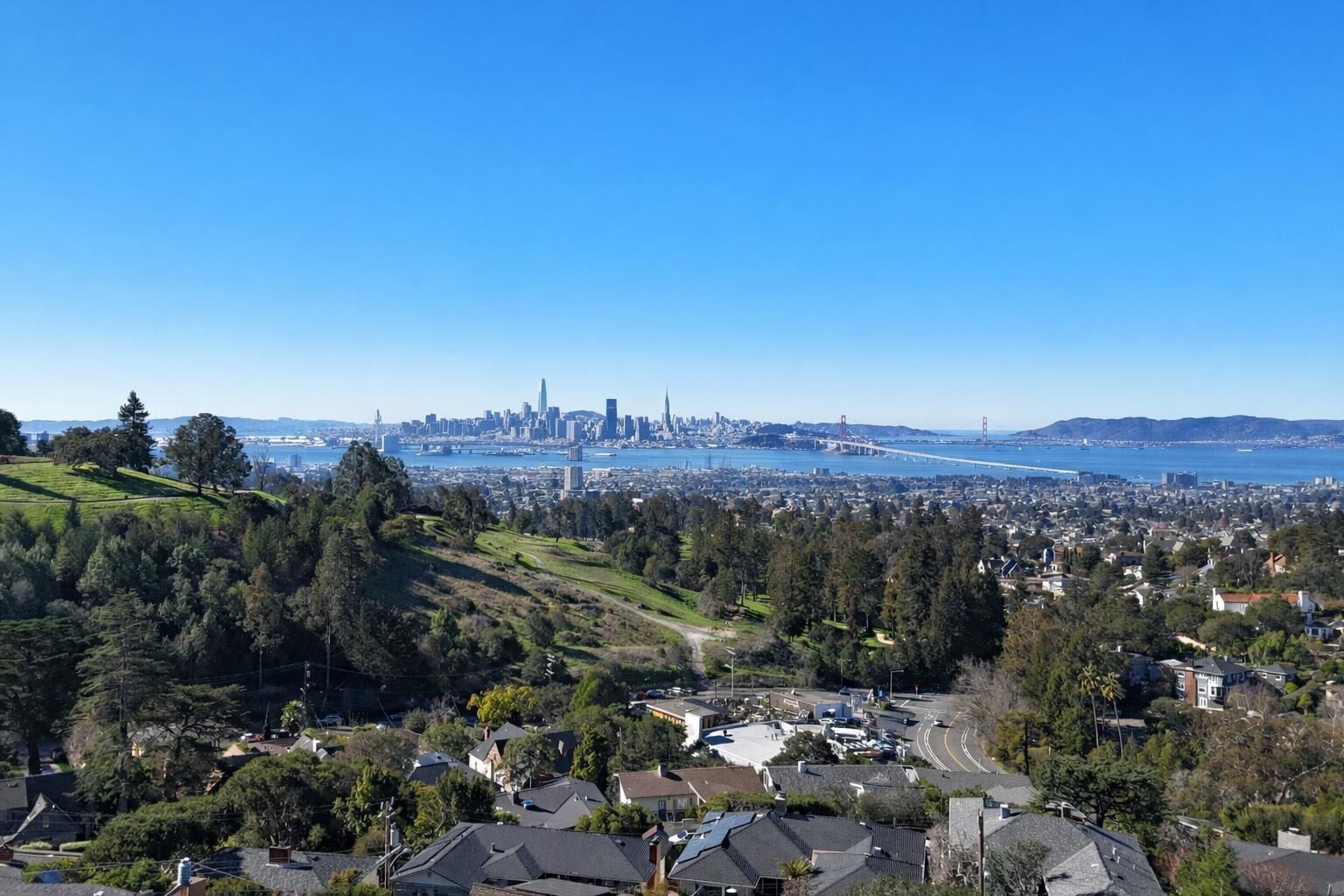 Property Photo:  82 Wilding Ln  CA 94611 