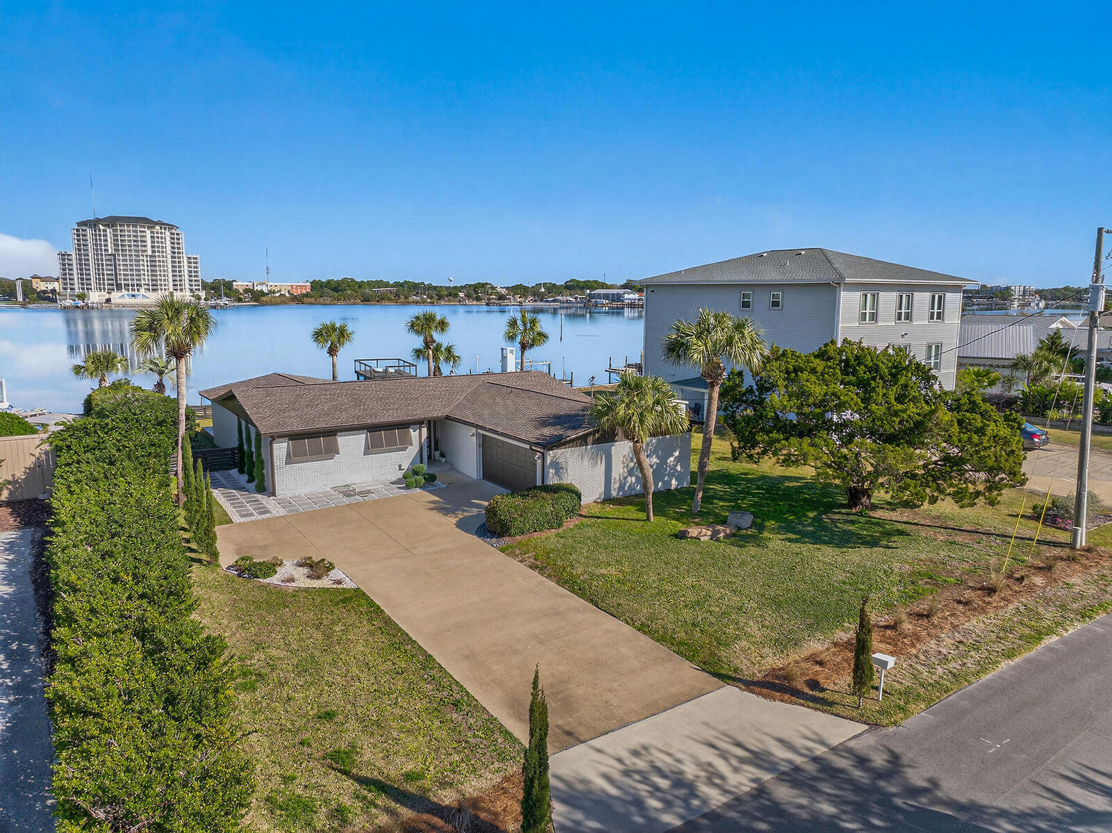 Property Photo:  717 Sailfish Drive  FL 32548 