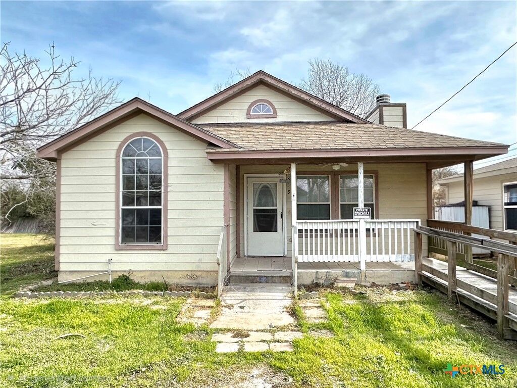 Property Photo:  819 S 16th Street  TX 76501 