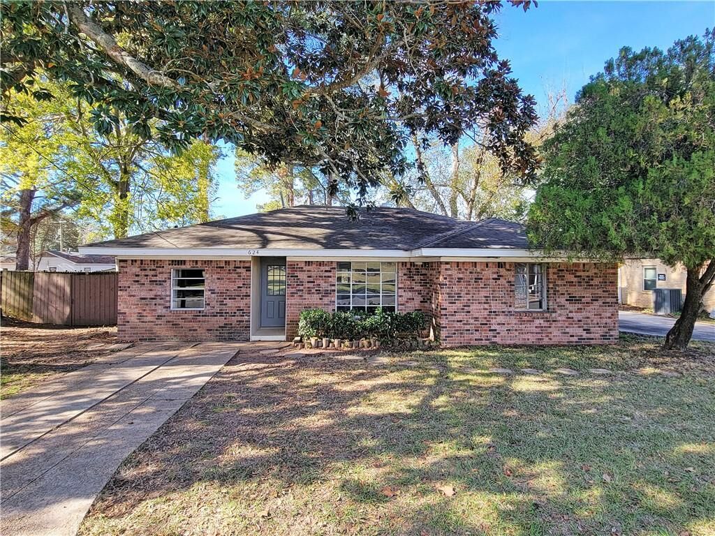 Property Photo: 624 E 5th Street LA 71457