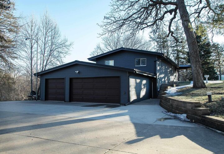 Property Photo:  206 Island View Drive  IA 50677 