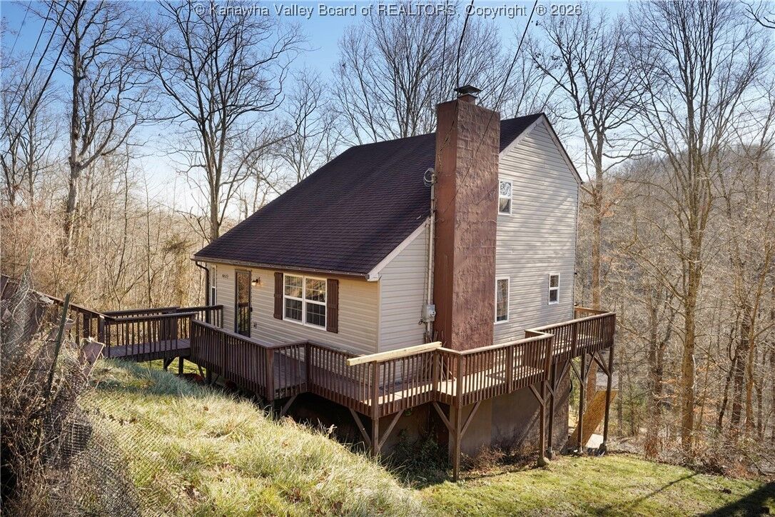 Property Photo:  1052 Meadowview Lane  WV 25177 