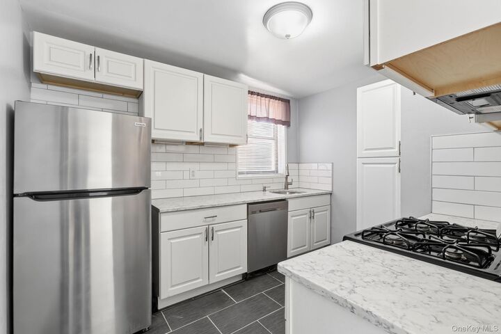 Property Photo:  121 South Highland Avenue 6L  NY 10562 
