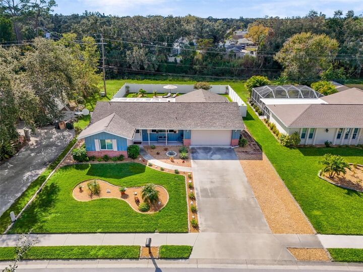 Property Photo:  5852 Whistlewood Circle  FL 34232 