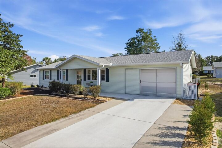 Property Photo: 11401 SW 85th Court FL 34481