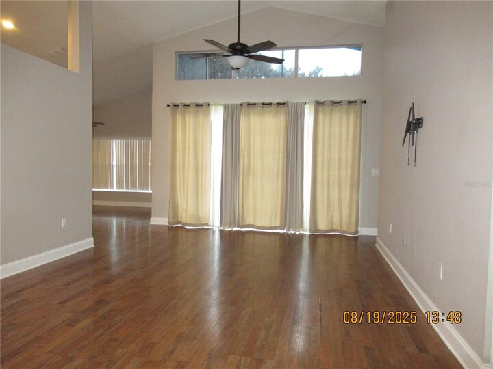 Property Photo: 3002 Bent Creek Drive FL 33596