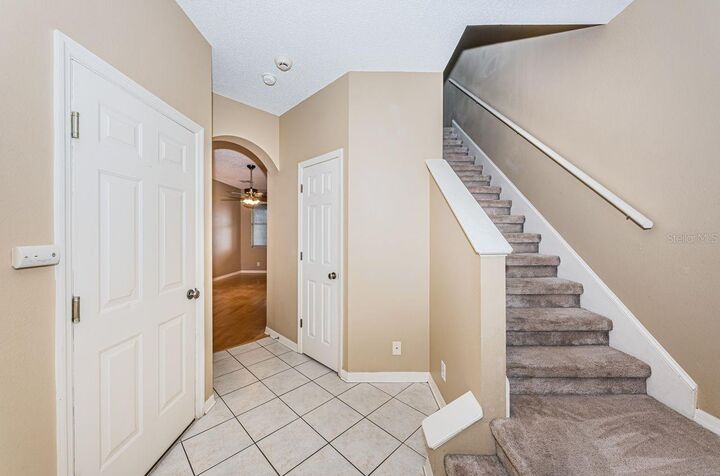 Property Photo:  605 Vallance Way NE  FL 33716 