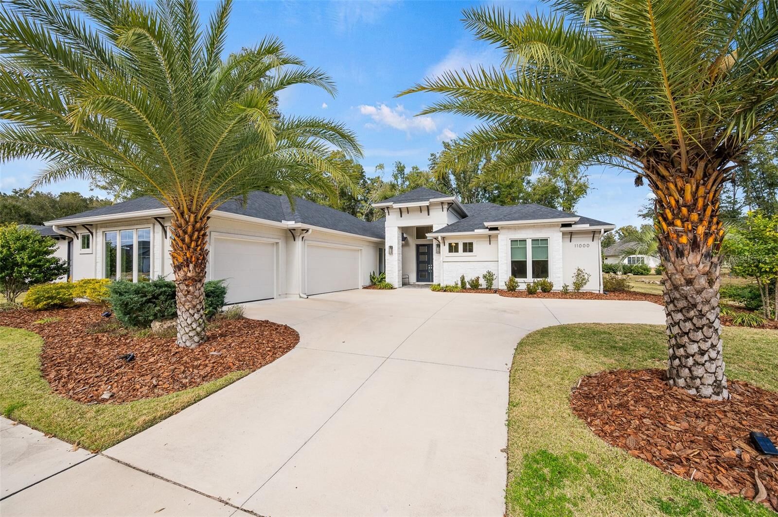 Property Photo: 11000 SW 33rd Lane FL 32608