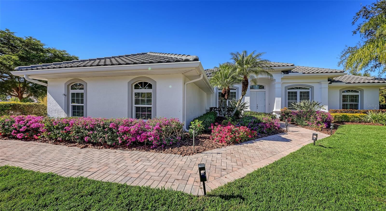 Property Photo: 4704 Sweetmeadow Circle FL 34238